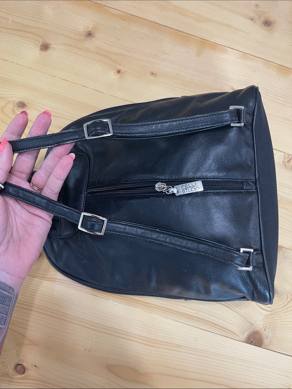 Vintage Wilson’s Leather Pelle Studio Black Leather Backpack/Sling Back Y2K - Picture 5 of 15